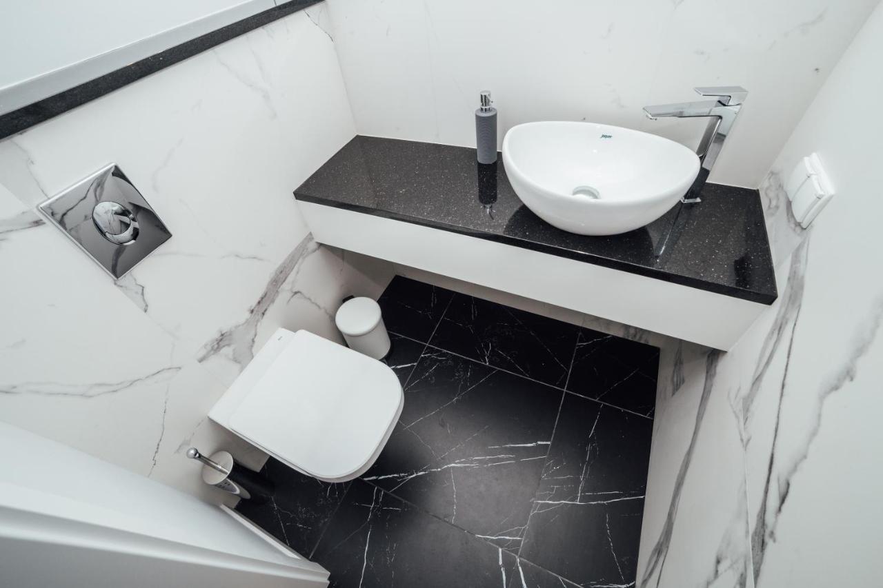 Pobookowane Chmielna Apartments Old Town グダニスク エクステリア 写真