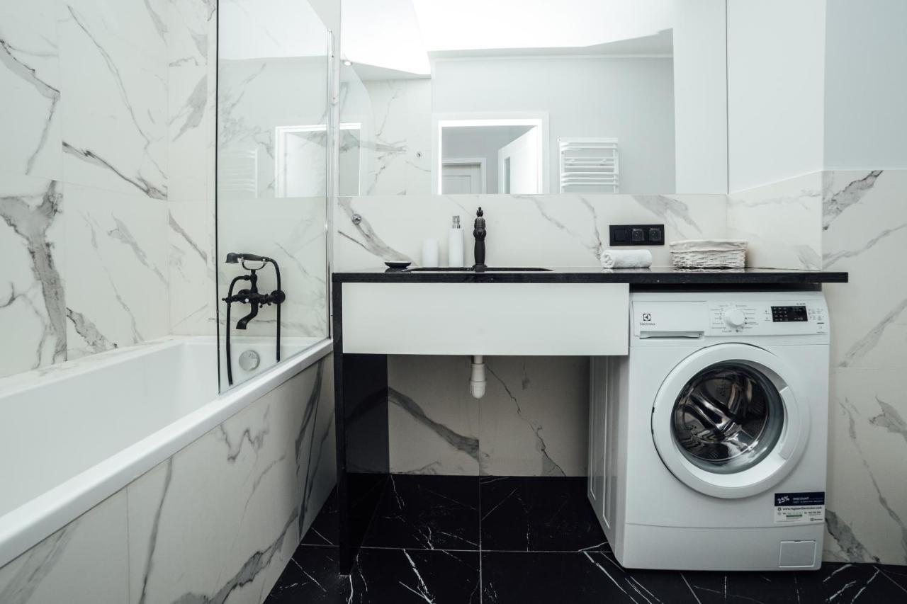 Pobookowane Chmielna Apartments Old Town グダニスク エクステリア 写真