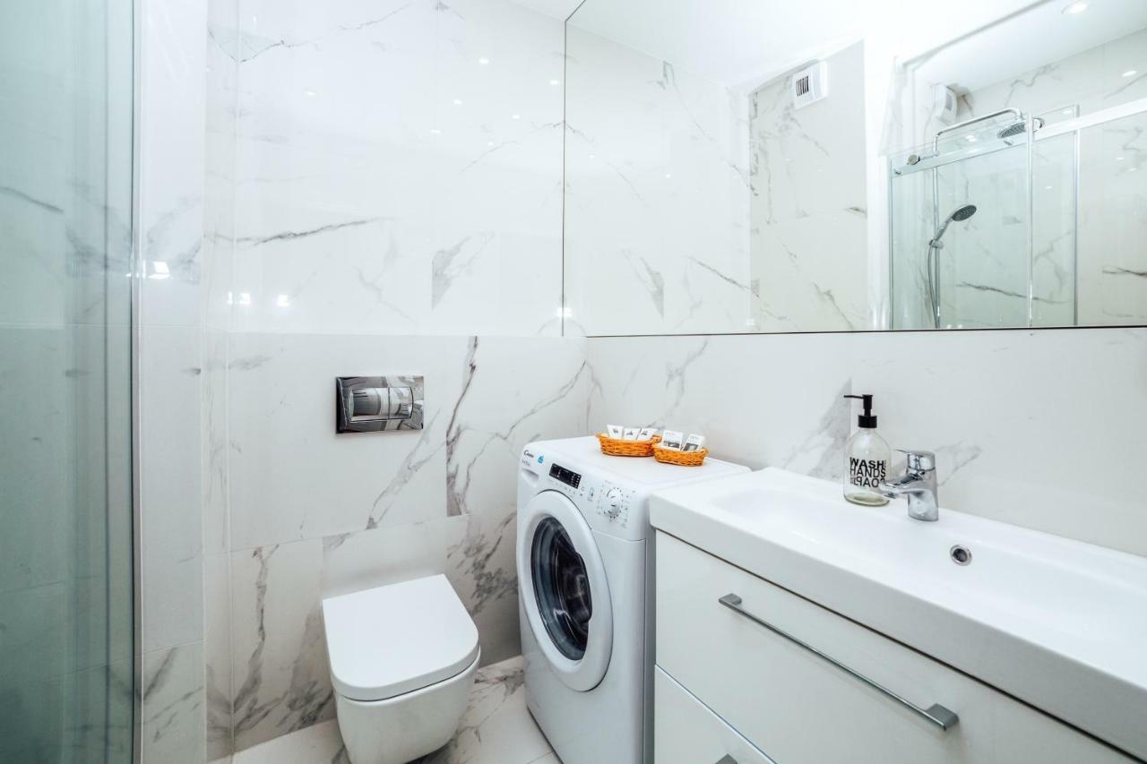 Pobookowane Chmielna Apartments Old Town グダニスク エクステリア 写真